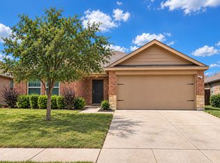 877 Darst Dr, Fate, TX 75189