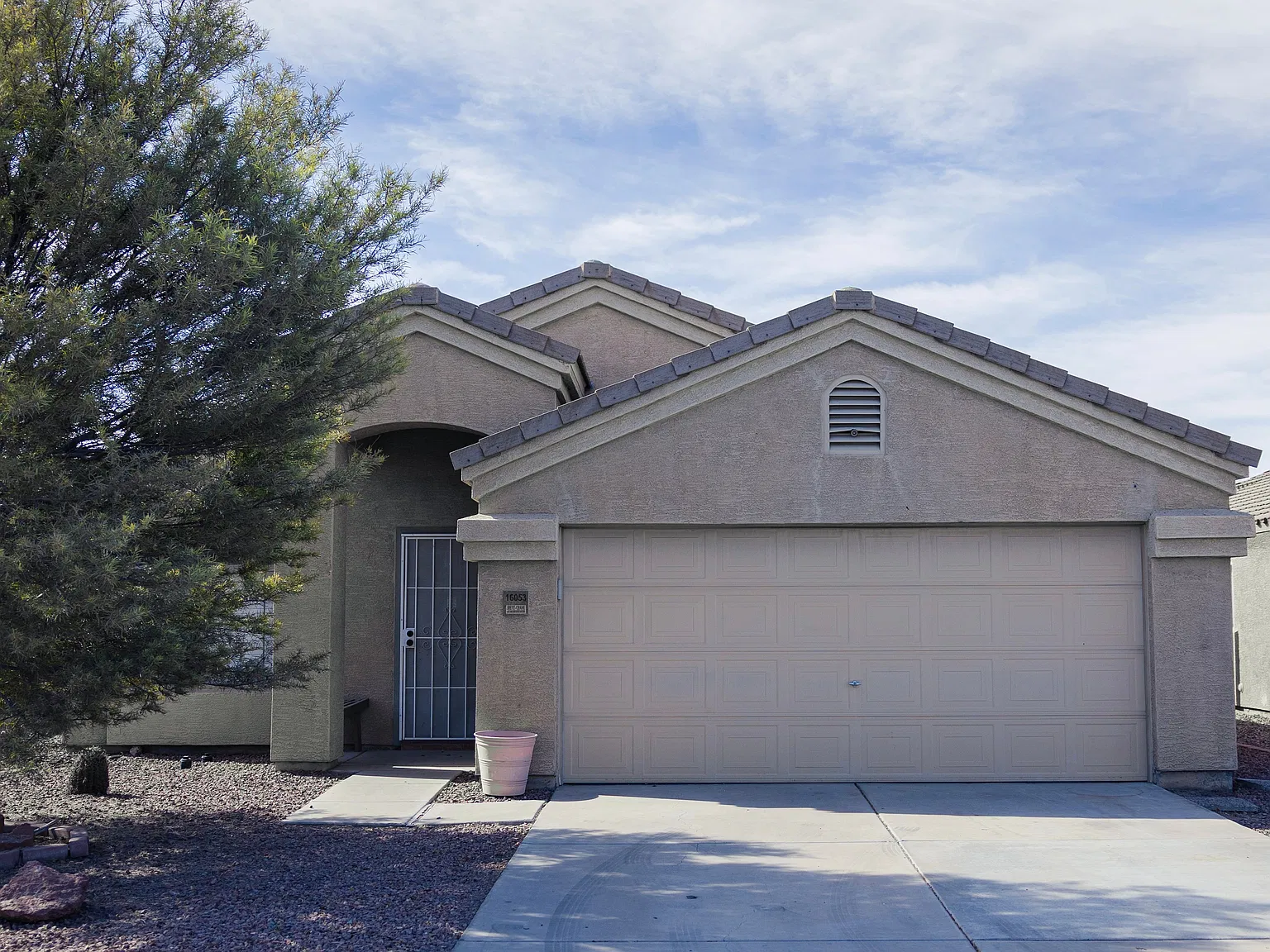 4 bed, 2.0 bath, 1570 sqft, $1,950 — Photo 1