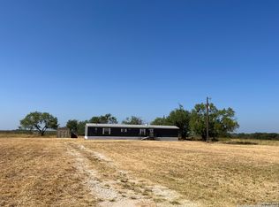 1606 County Road 7711, Devine, TX 78016