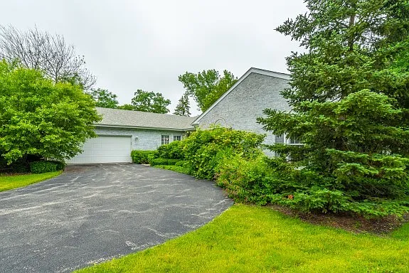 8 Fairfax Ln photo 1