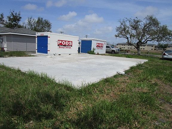 3rd image of 523 Mockingbird Ln