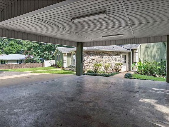 5th image of 15029 Carmen Dr