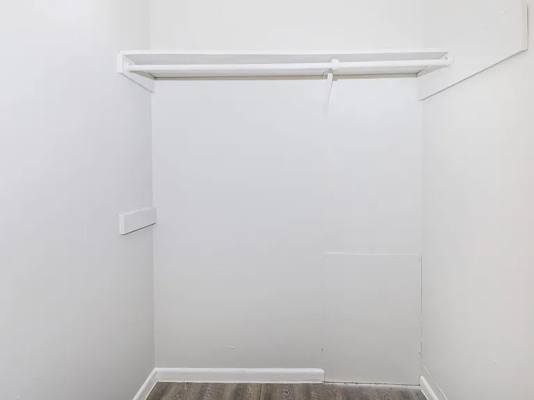 Marine Park Apartments — Photo 72