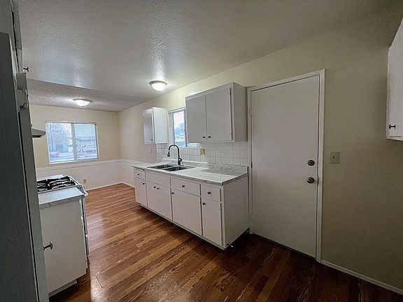 4th image of 2291 Cristobal Ave
