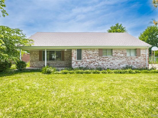 5444 Mary Ann Ct, Grand Blanc, MI 48439