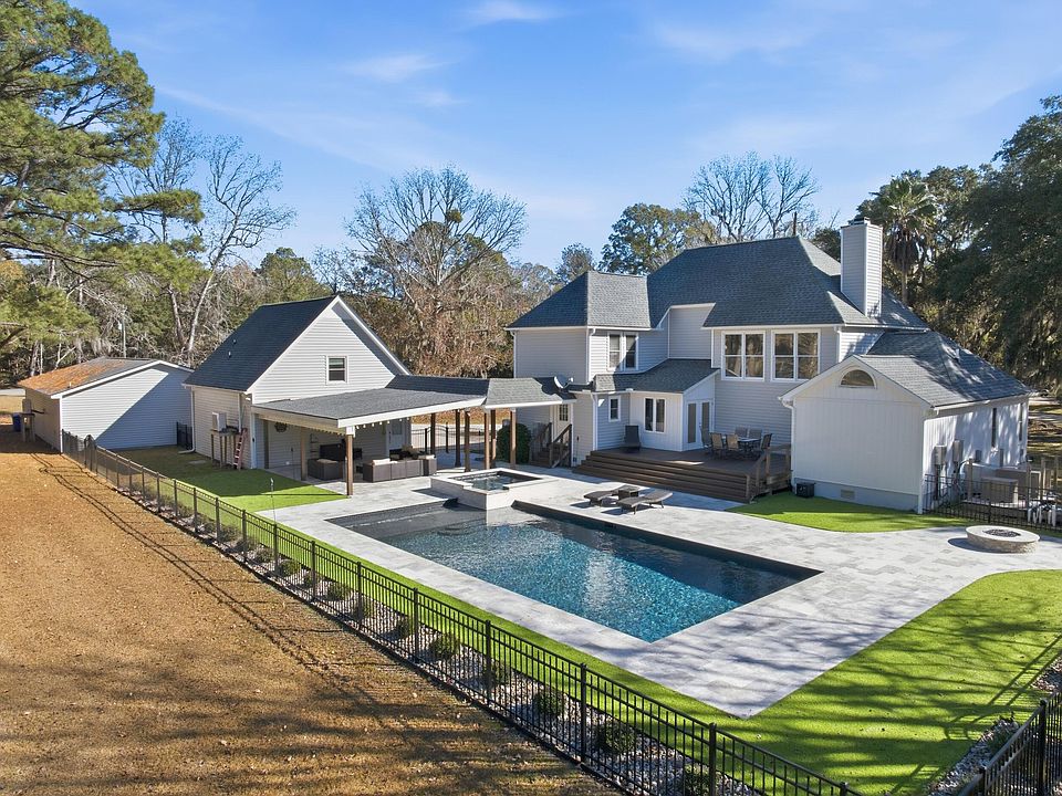 1st image of 2612 Starfish Dr