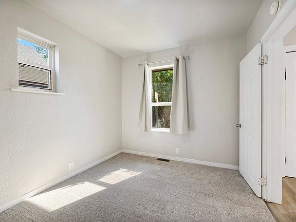 5th image of 411 & 413 S Fern St