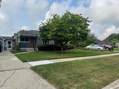 20124 Maxine St, Saint Clair Shores, MI, 48080