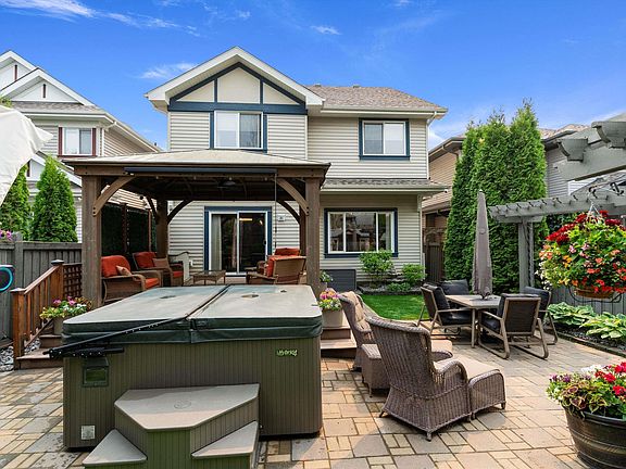 4th image of 1097 Armitage Cres SW