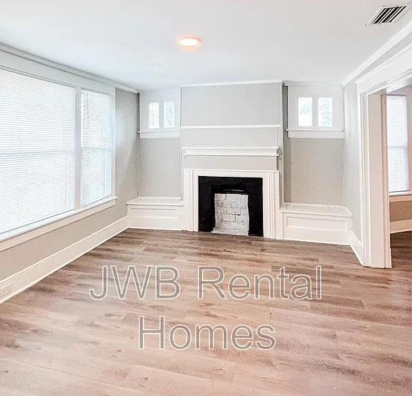 419 Broward St — Photo 4