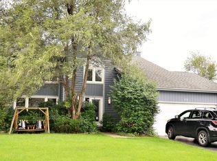 1112 Hidden Lake Dr, Buffalo Grove, IL 60089