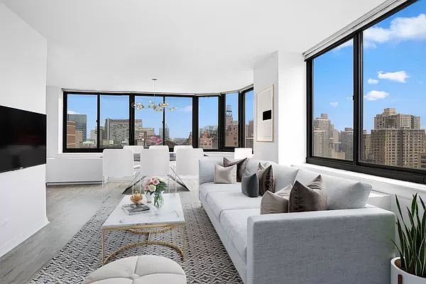 1st image of 159 E 30th St APT 18B