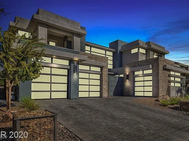 54 Coralwood Dr — Photo 2