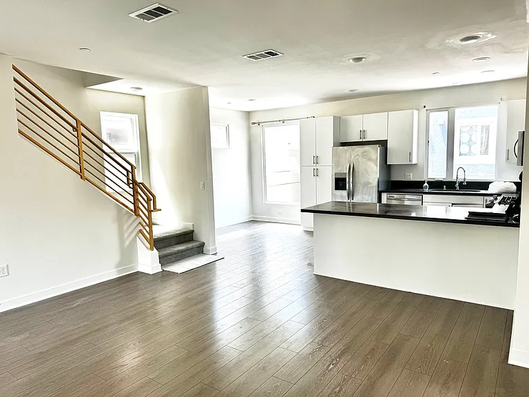 2581 Arvia St #13 — Photo 2