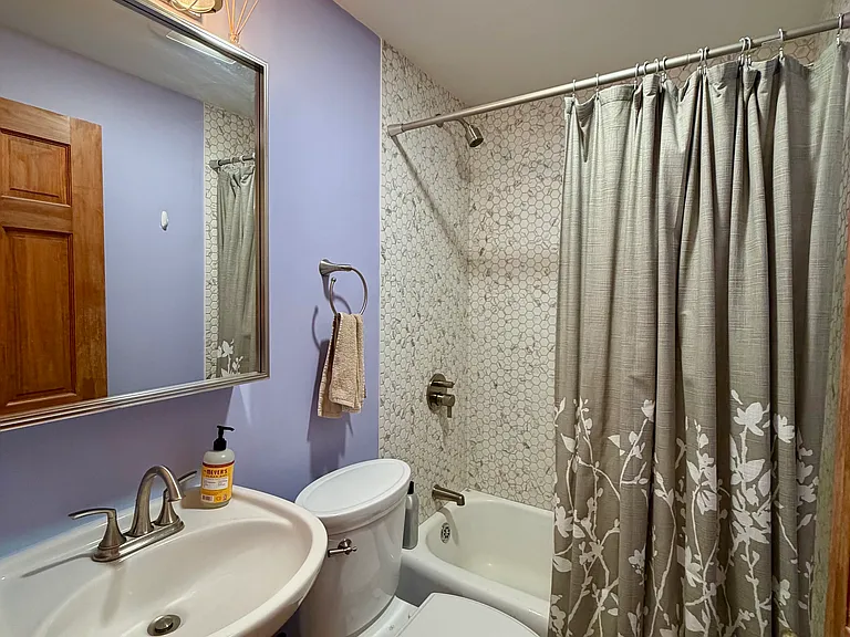 81 Munroe St — Photo 17