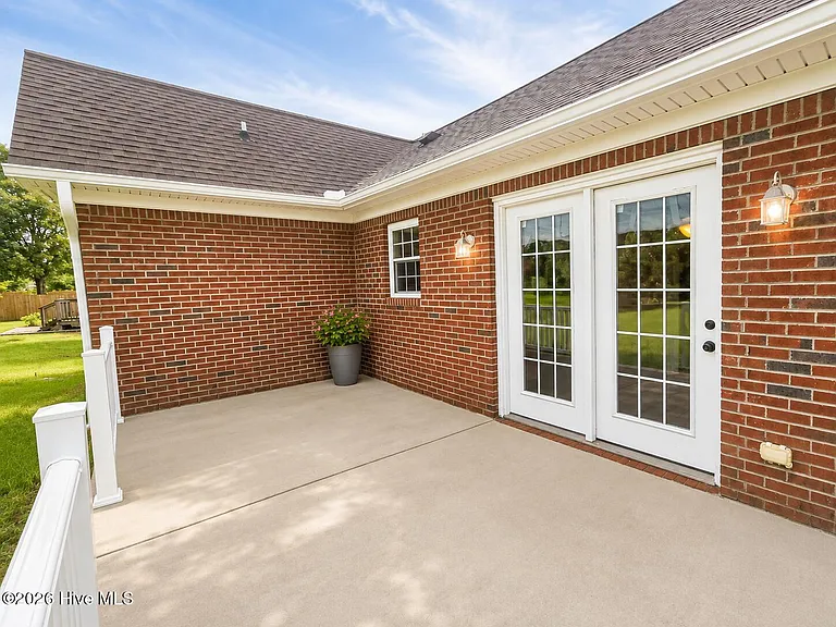112 Wilda Dr — Photo 12
