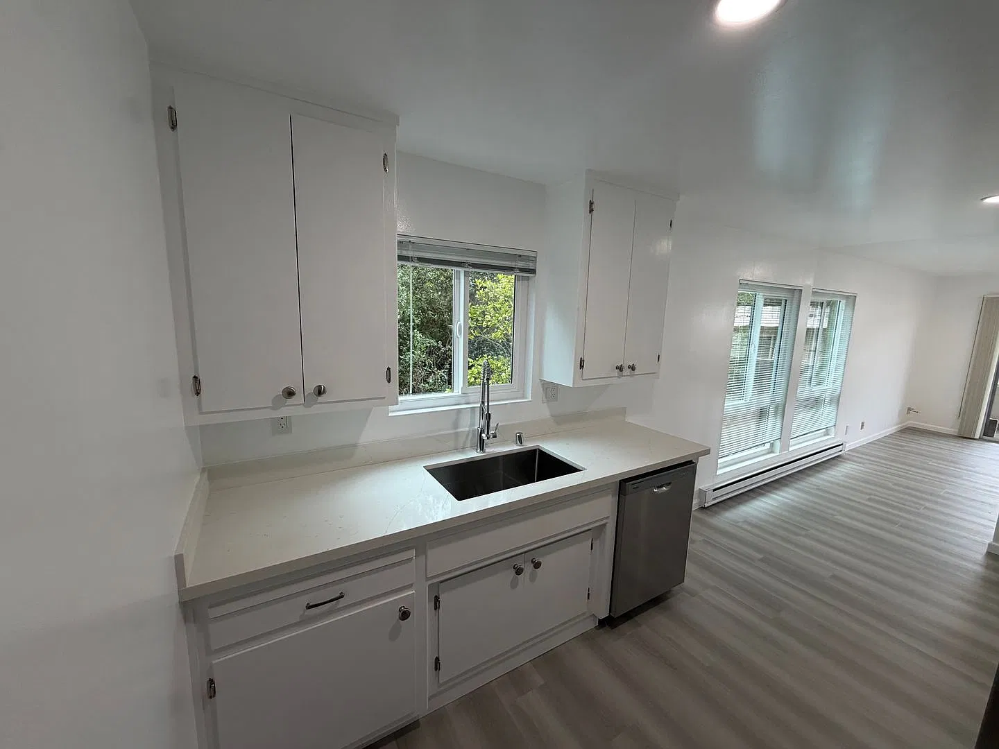 1320 Palos Verdes Drive (10) — Photo 4