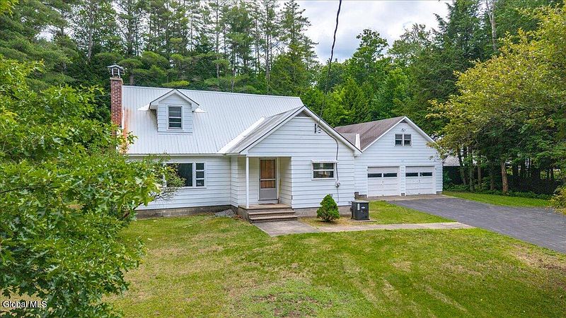 4th image of 583 N Creek Road