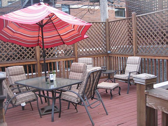 PRIVATE DECK OFF KITCHEN