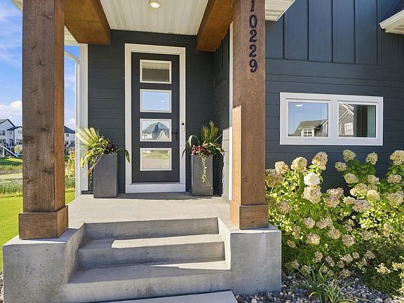 5th image of 10229 Queensland Ln N