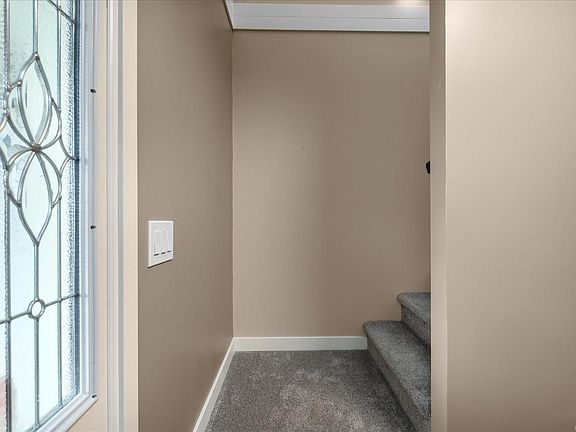 4th image of 74 Ranchview Dr