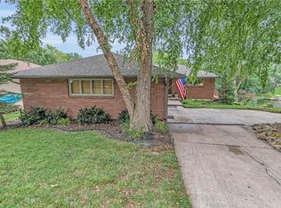 425 N Shore Dr, Kansas City, MO 64151