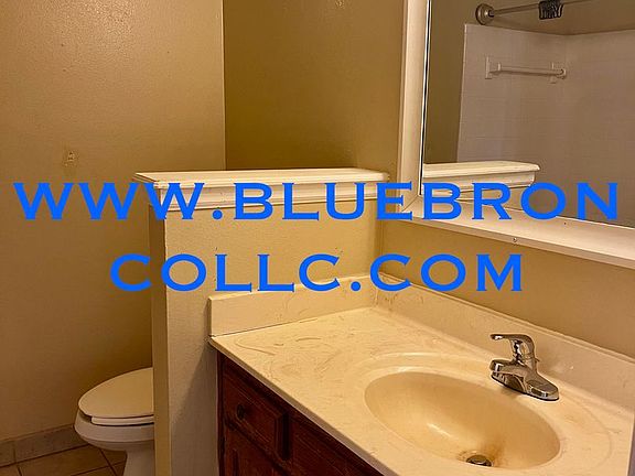 5th image of 205 Sky Vue Dr APT C