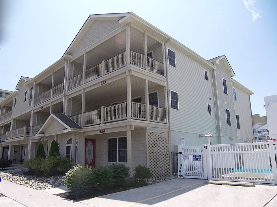 1st image of 318 E Hildreth Ave Unit 13