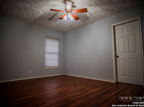 4th image of 318 Astoria Dr