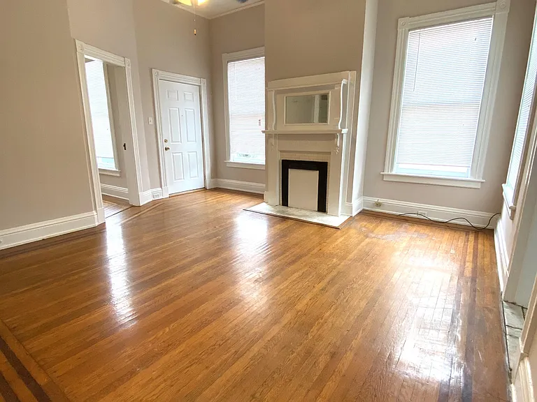 118 E 31st St #2 — Photo 6