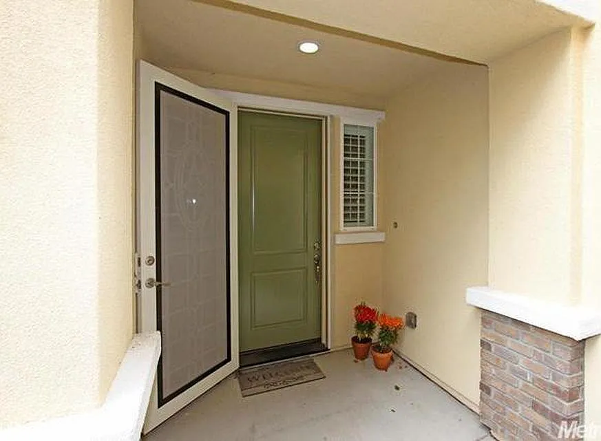 2264 Ellesmere Loop — Photo 2