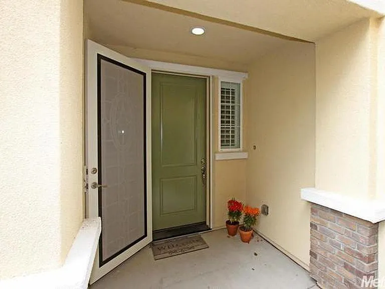 2264 Ellesmere Loop — Photo 2