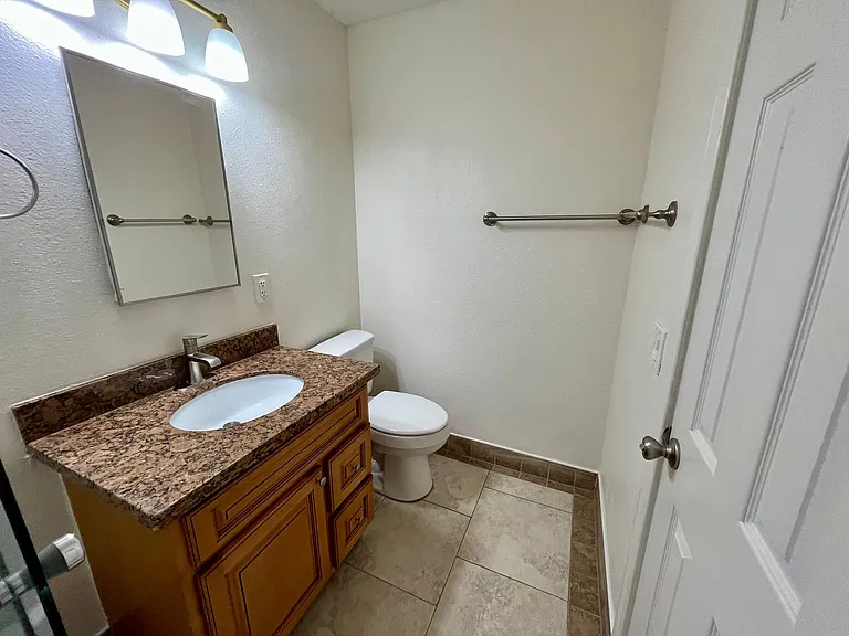 2174 Montgomery Ave #C — Photo 13