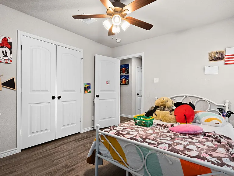 907 McLaury Cv — Photo 16