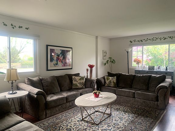 2nd image of 336 Skokie Ct