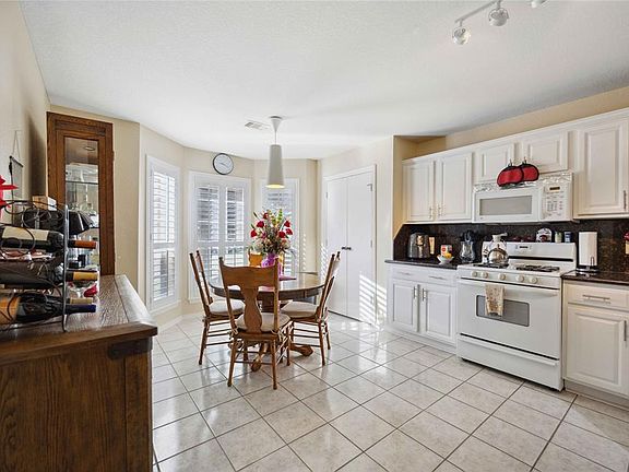 4th image of 16202 Whitesage Court