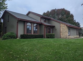 N111W16545 Esquire Ct, Germantown, WI 53022