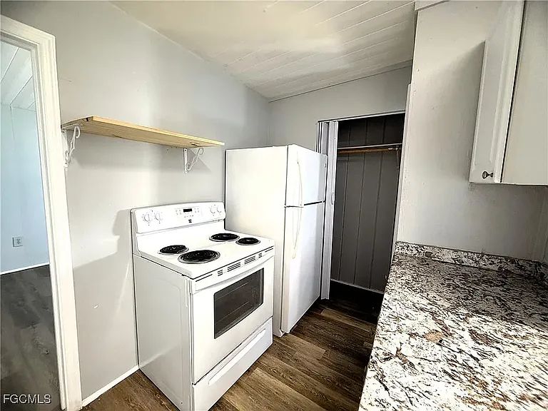8239 Suncoast Dr #B — Photo 7