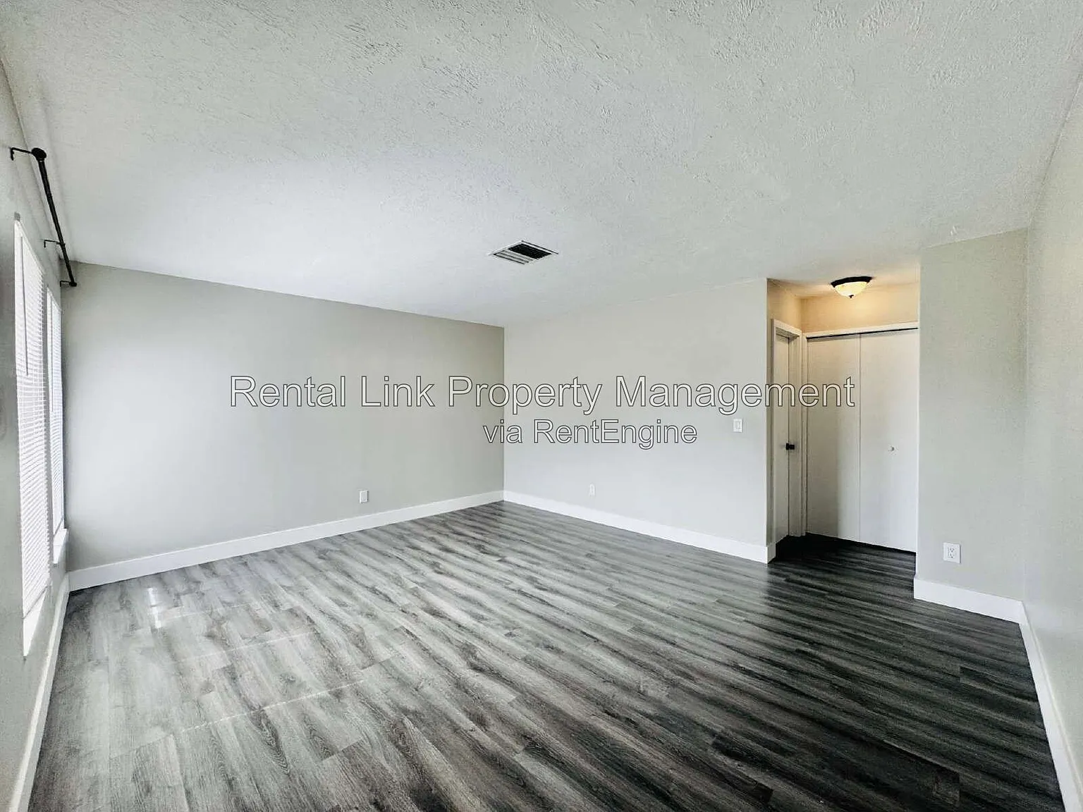 2 bed, 2.0 bath, 1353 sqft, $1,550 — Photo 2