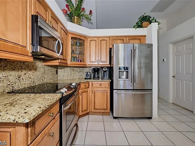 5507 SW 14th Pl — Photo 7