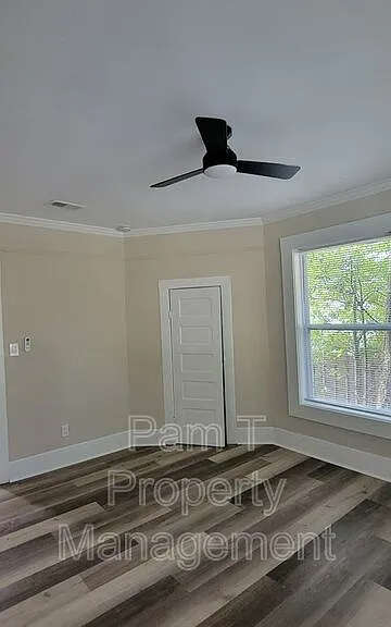 16 Helmken St — Photo 25
