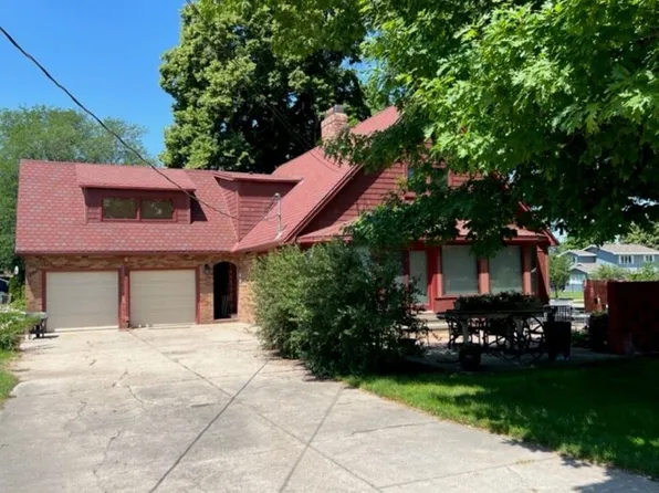 2122 Avenue F, Gothenburg, NE 69138