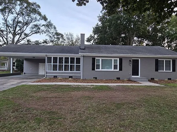 310 4th St, Ayden, NC 28513