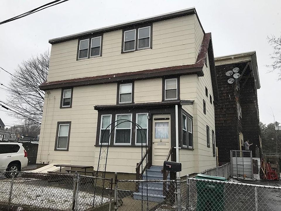1st image of 10 Strawberry Ave