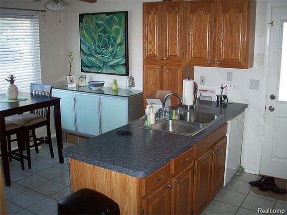 3rd image of 1064 Nokomis Way
