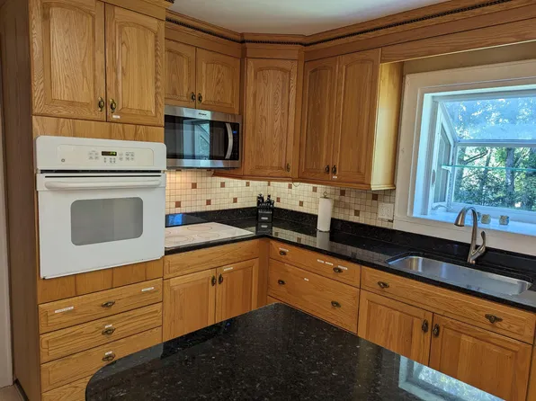 842 Spring Valley Dr, Fredericksburg, VA 22405