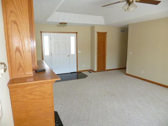 5th image of 10903 Village Cir