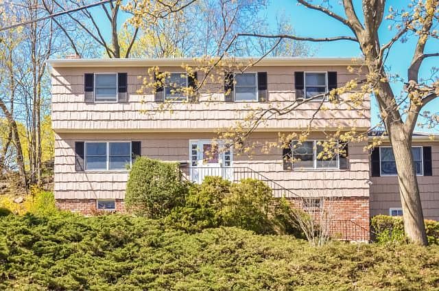 1st image of 65 Hickory Hill Dr
