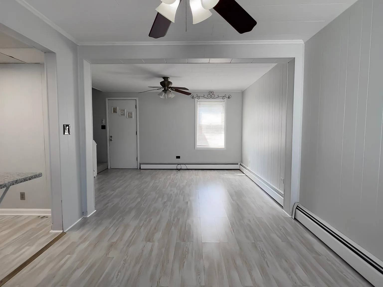 3 bed, 1.5 bath, 900 sqft, $1,900 — Photo 2