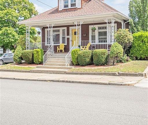 2nd image of 416 Laurel Hill Ave